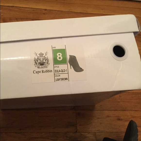 Cape Robbin - Picture 4 of 4